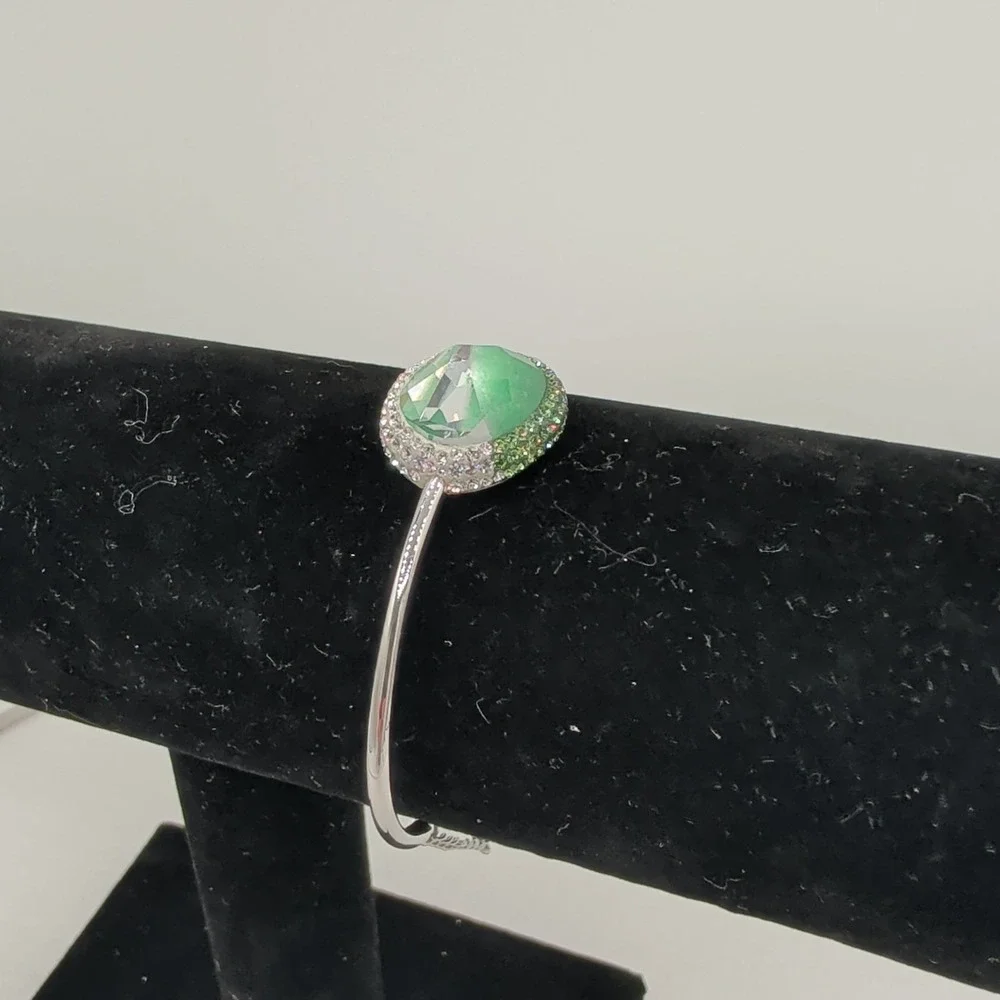 Swarovski Swan Signed Green‎ Crystal Silver Tone Rhodium Plated Bangle Bracelet